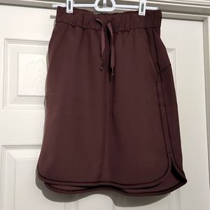 Lululemon On The Fly Drawstring Skirt in Mulberry - Size 4